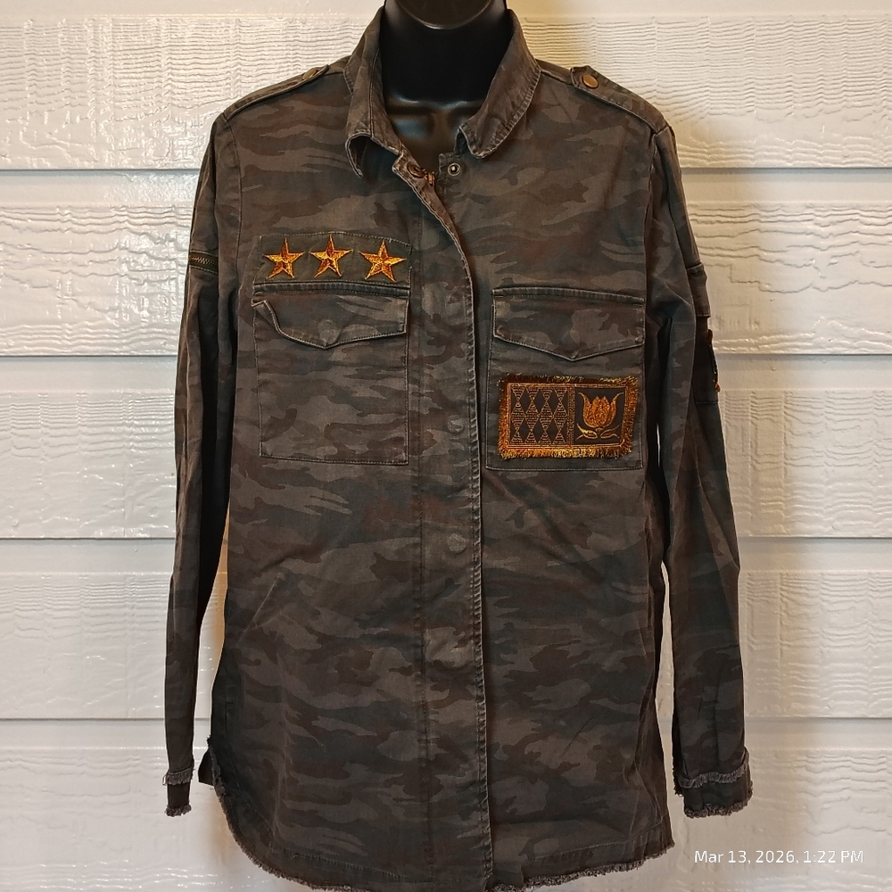 Willow & Clay Patches Military Style Utility Jacket Womens M Zip Snaps Camo Y2K